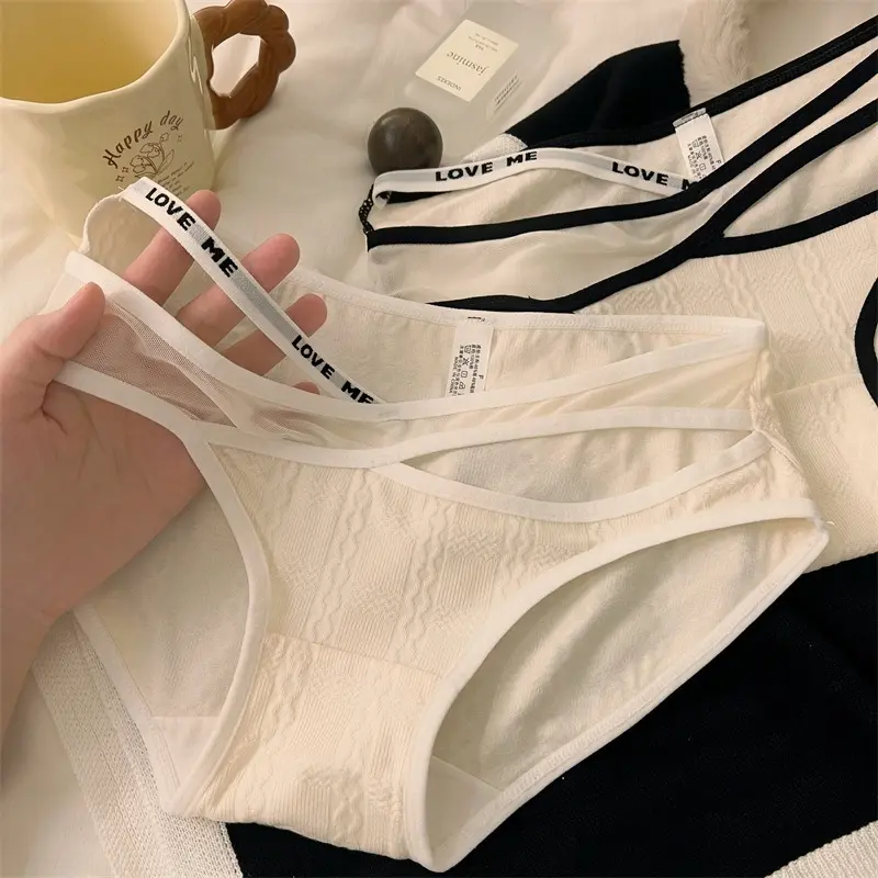 Japanese Sexy Mid Waist Thin Breathable Seamless Triangle Underwear for Women