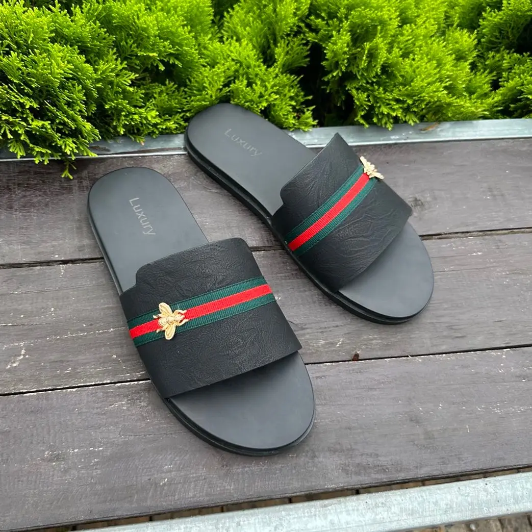 (Khâu quai)Dép lê nam con ong vàng thương hiệu GC điểm nhấn dù GC kẻ ngang quai dép hót trend 2024 size 37-44 Cao Su Slipper