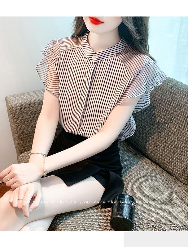 Product Introduction of Áo Voan, Họa Tiết Sọc, Tay Bay Cho Nữ, Thời Trang Mới Mùa Hè 2024, Phong Cách Phương Tây Nhỏ Áo ngắn Tay Top Women Sơ Mi Sọc Kẻ Cổ Tròn 15