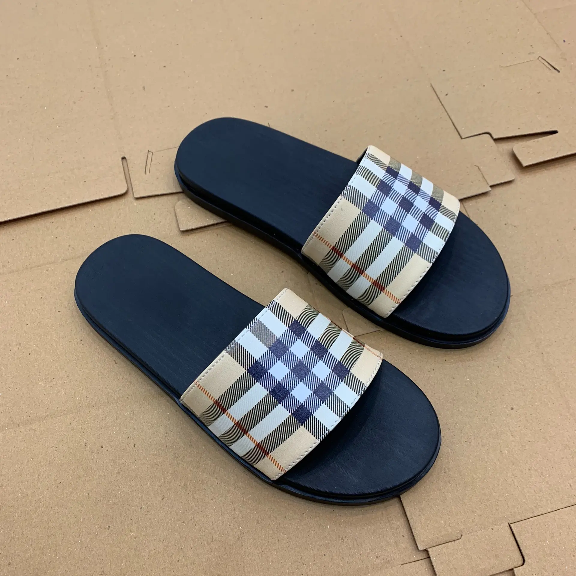 Dép Nam Nữ BRR Quai Ngang khâu quai in uv Sắc Nét Đế  Size 38-42 Có Hộp-Free Ship
