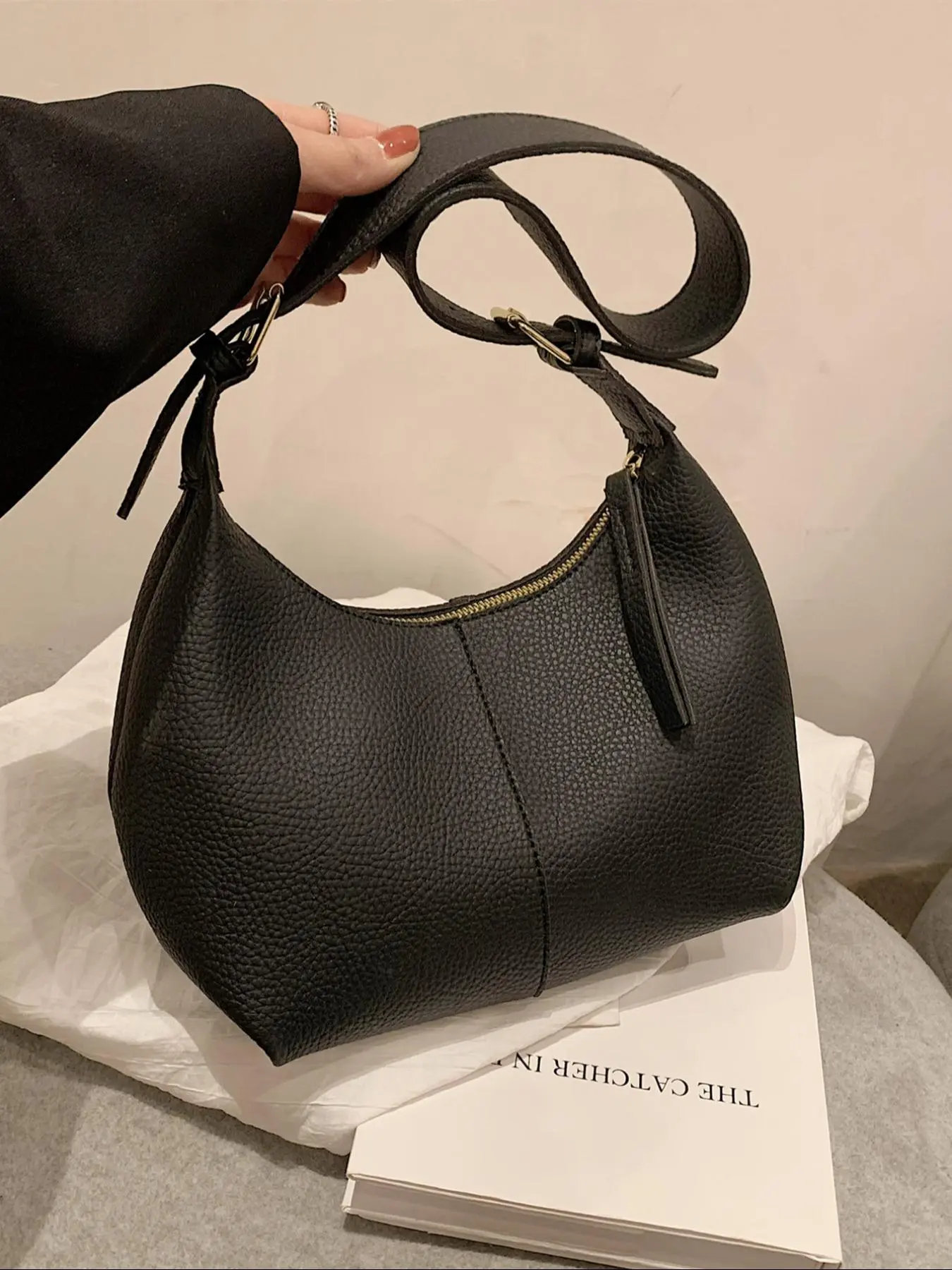 Women's Minimalist Solid Color Lichee Embossed PU Leather Hobo Bag, Fashionable Zipper Half Moon Bag For Dating, Shopping & Commuting