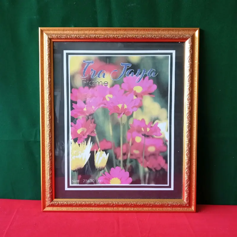 Bingkai / Frame foto ukuran 12R (25x30cm) 3