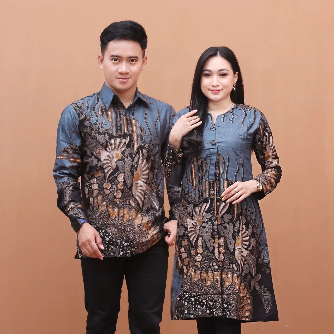 Atasan Batik Tunik Couple Kemeja Batik Lengan Panjang Bahan Kain Katun Motif Manuk Tarung Biru Baju Seragam Wanita Tunik Jumbo