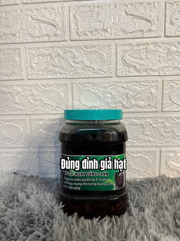 Đủng Đỉnh ngâm gồm quả đủng đỉnh đã qua phơi khô, sao vàng, ngâm với r nếp gốc hủ 2 lít 0
