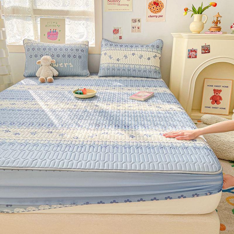 Product Introduction of 2025 Latex Cooling Mattress Cover Single Piece Summer Ice Silk Bedspread Set Three-Piece New Mattress Protector Cover Bed Sheet 4