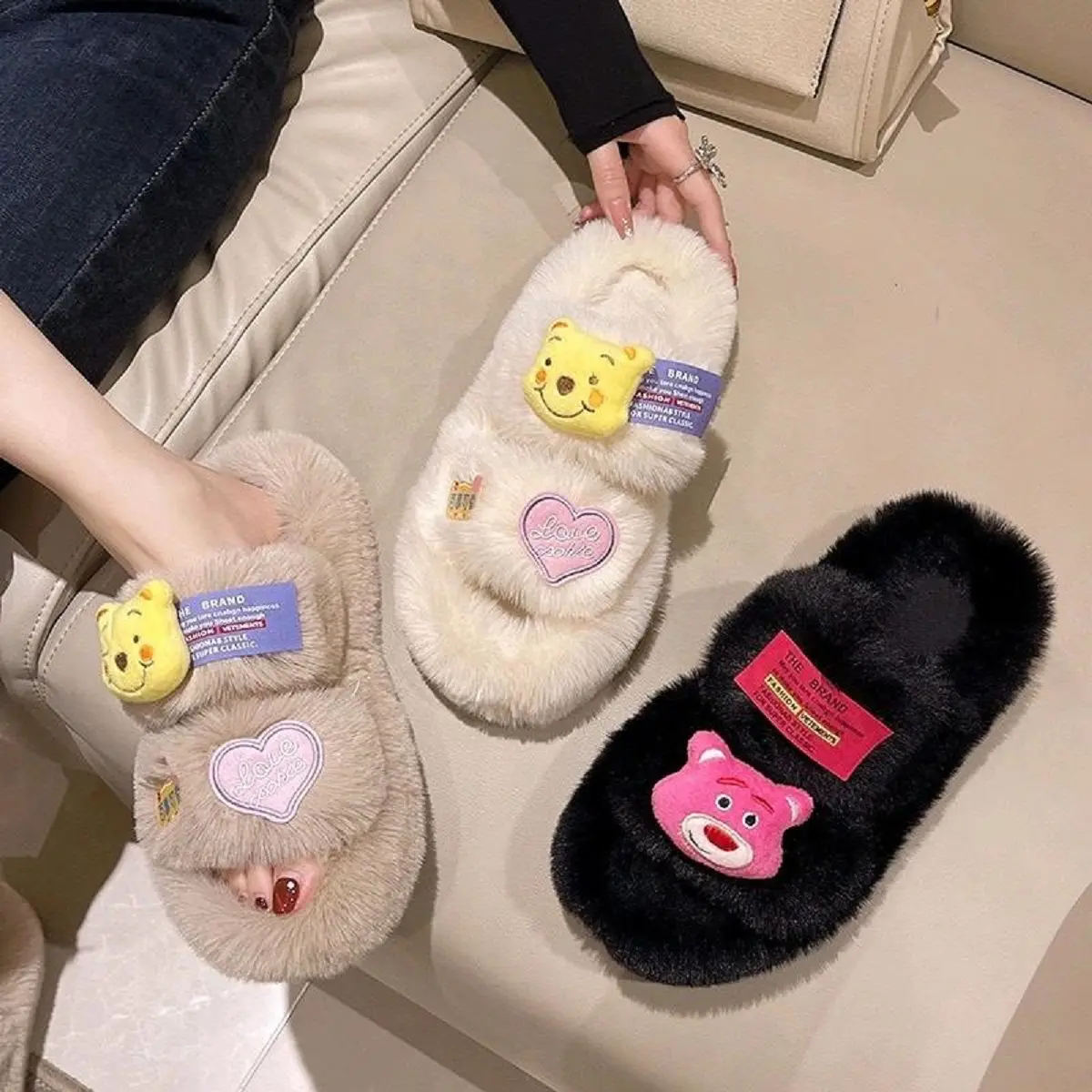 Dép lông bản 2 quai gắn gấu siêu cute Mũi tròn Slipper DéP Nữ Nhung Có Quai Jean Đế Bằng