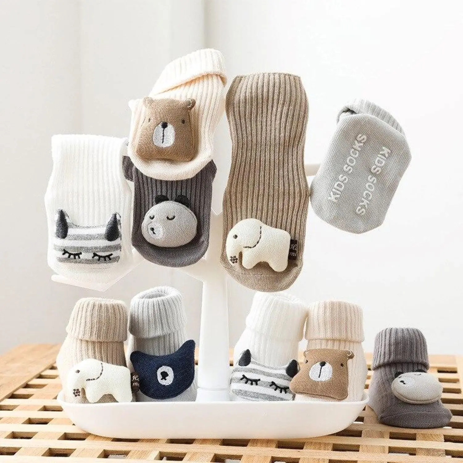 Kaos kaki anak lucu import premium / kaos kaki bayi usia 0-6 bulan motif 3D karakter star & love KK-3220