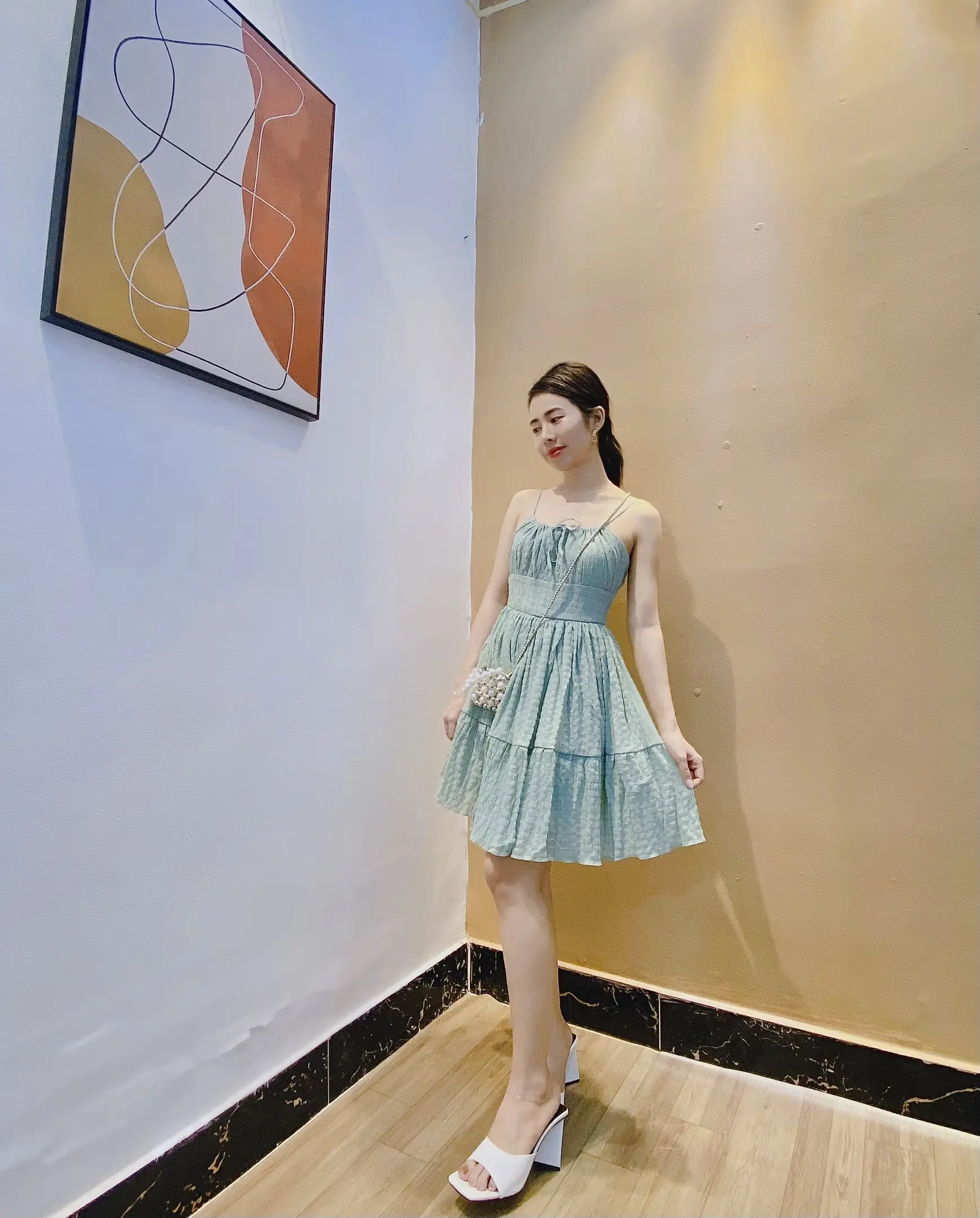 Đầm dây phồng bao xinh dễ mặc