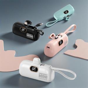 [4000mAh/14.8Wh]ミニ緊急充電器、LCDディスプレイ、デュアルUSB出力、iPhone & Android対応4000mah/14.8whポータブルバッテリーパック