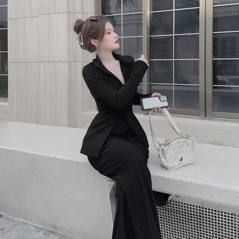 Set đồ nữ áo tay dài phối nút cài thật kèm quần dài ống rộng xinh xắn dành cho các nàng đi chơi. Women Top 4