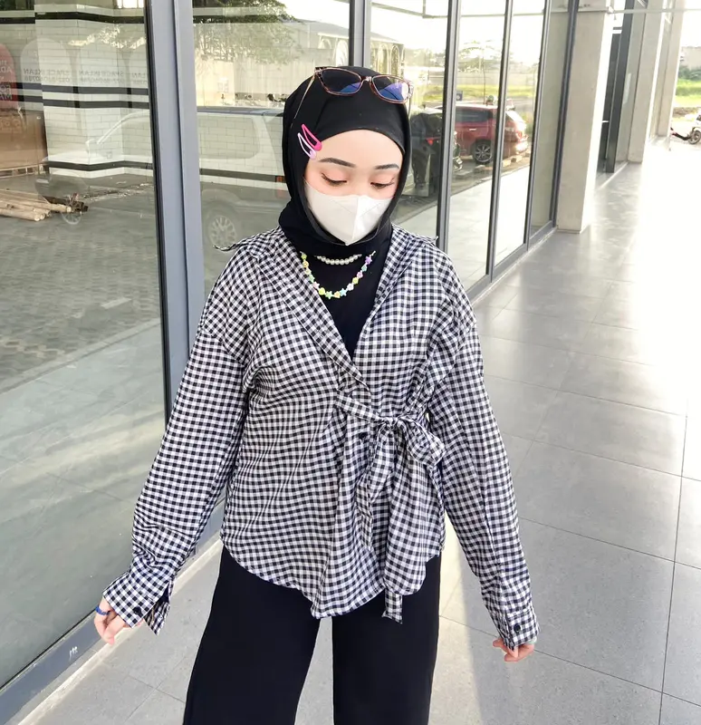 Alika Bow Shirt ( ikat samping )  Kemeja  Biru  Putih  Stripe  Kancing  Atasan  Wanita 2