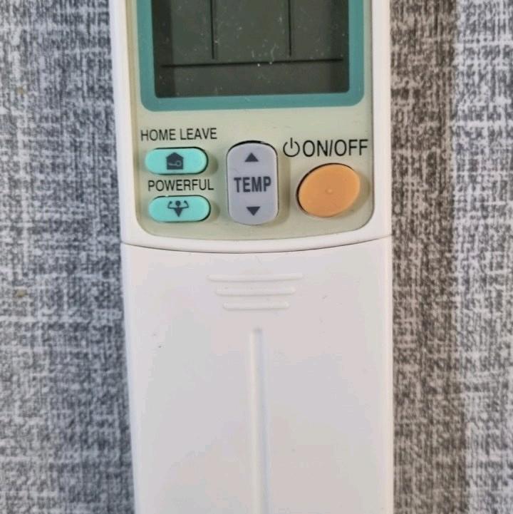 Remote  máy lạnh DaiWin  các mã kèm pin. 2