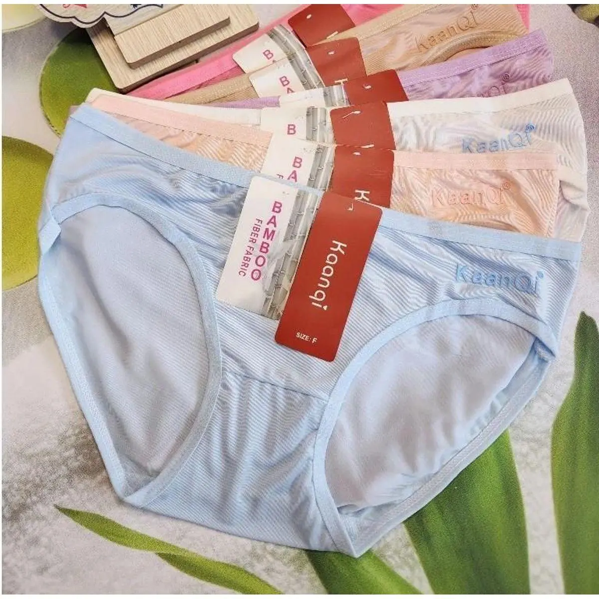 Combo 10 Quần Lót Nữ Thun Lạnh (3267) Siêu Thoáng Mát Hoạ Tiết Chữ Nổi Cá Tính (Size 40-52 Kg)-ngọċ Chinh Shops