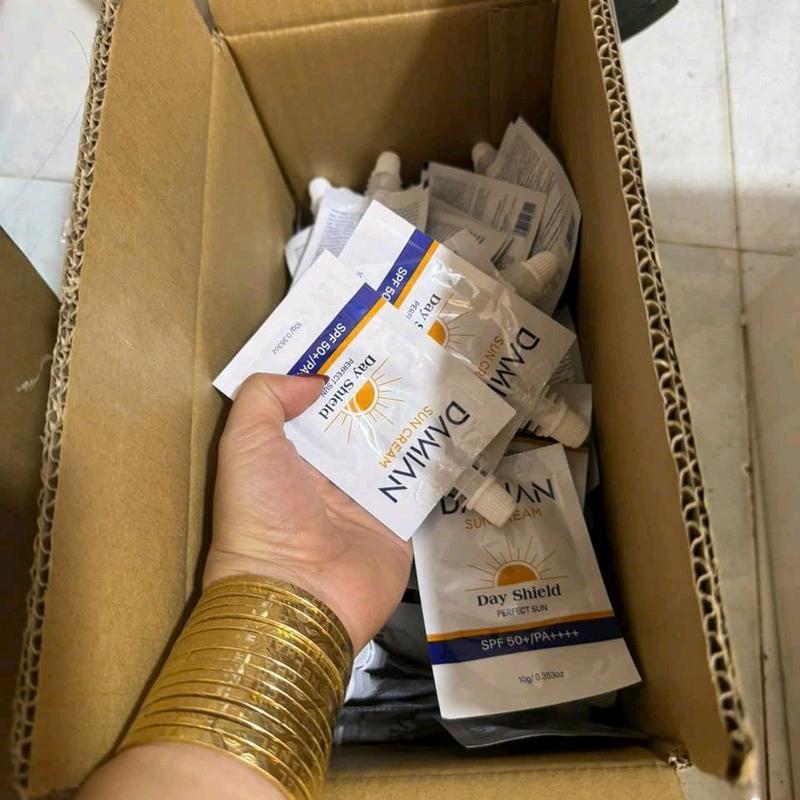 Tuýp Kem Chống Nắng Damian hỗ trợ trắng da mờ nám 10g 1