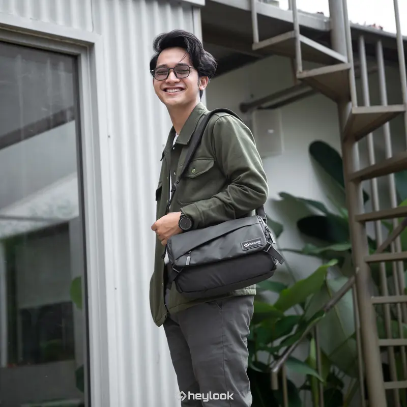 HEYLOOK Official - Tas Selempang Pria VOLTA Sling Bag Cowok Waist Bag Water Resist Shoulder Bag Tas Slempang Laptop Anti Air Messenger Bag Terbaru Slingbag Waistbag 8