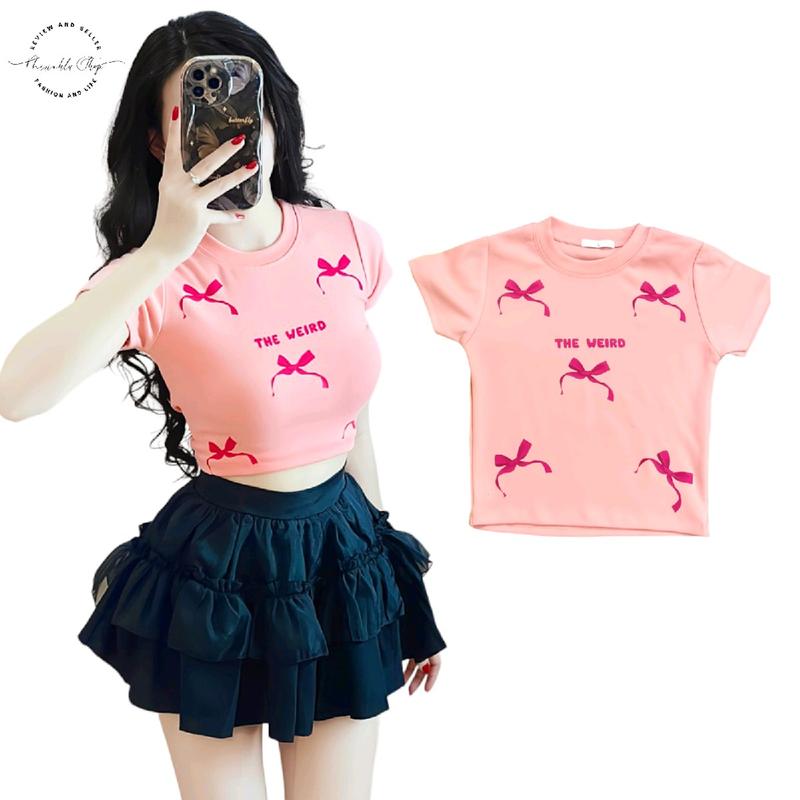 [Size S, M] Set Phối Áo Thun Croptop Borip Ôm Body Nữ Form Basic Cổ Tròn Tay Ngắn In Hình Nơ The Weiro Phối Với Chân Váy Voan Nhúng Tầng, Women Trắng Dáng Ngắn Sen Sò Hoa Sen