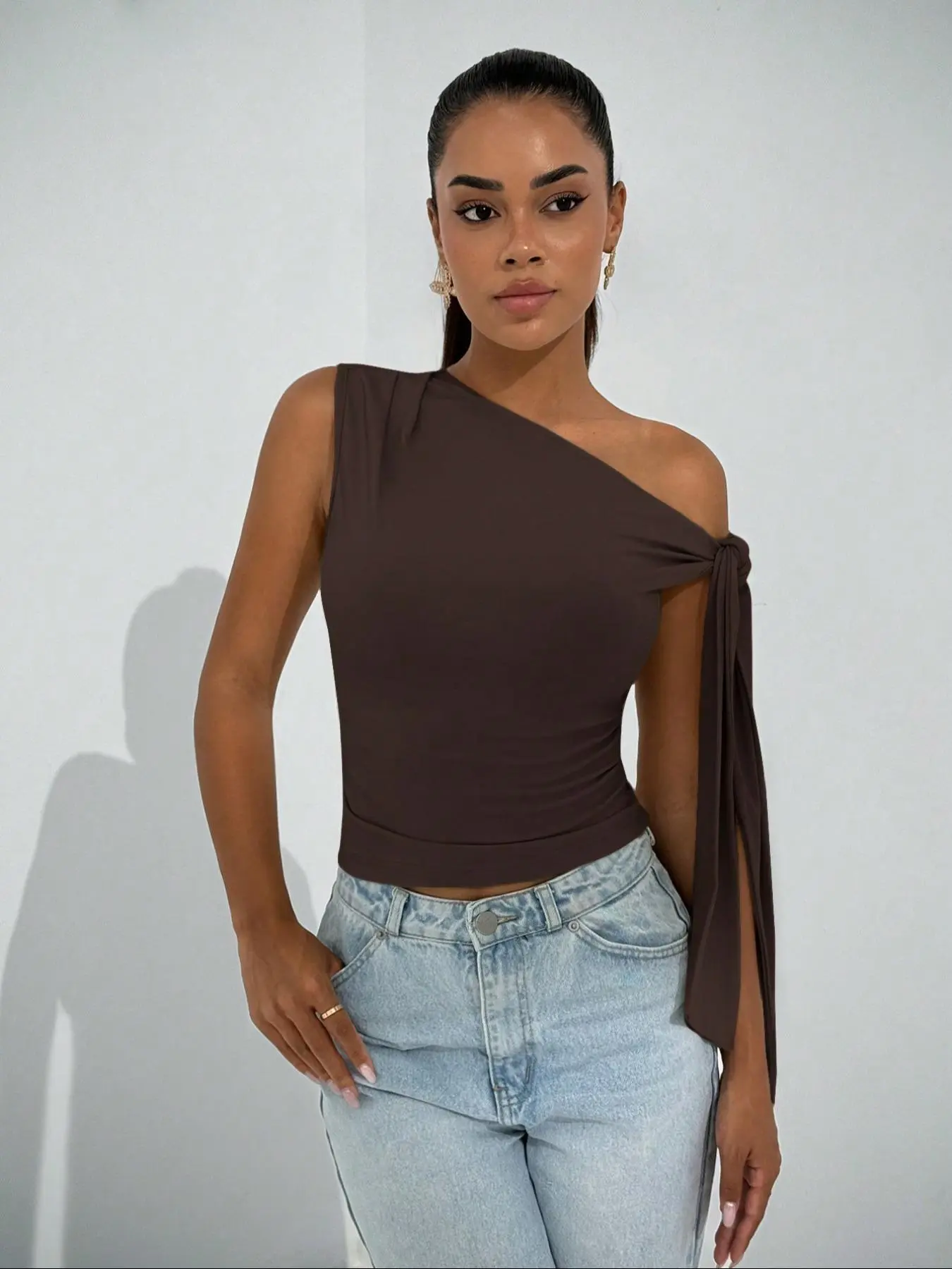 Women's Plain Knot One Shoulder Crop Tee, Casual Asymmetrical Short Sleeve T-shirt for Summer, Ladies Clothes for Daily Wear