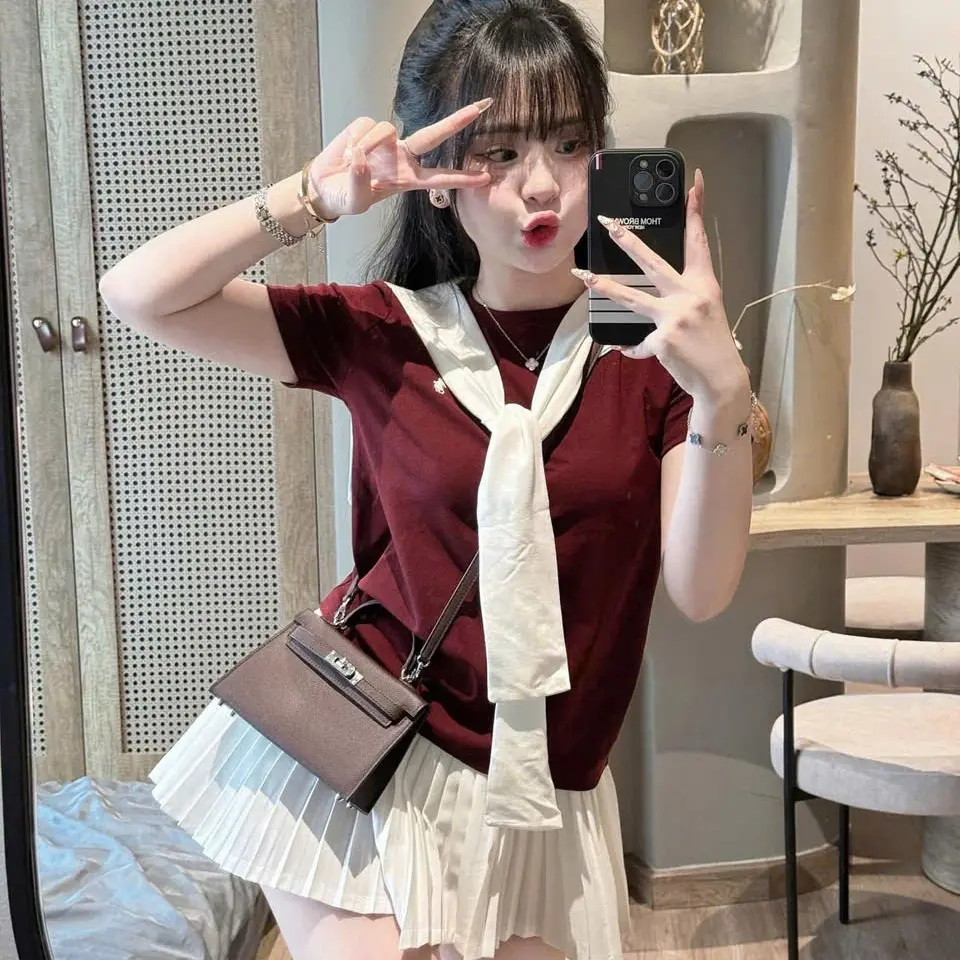 [ Tặng kèm khăn ] Bộ Áo Cổ Tròn Thắt Nơ Thủy Thủ và Chân Váy Xếp Li Dễ Mặc Cho Nữ - Women By Loan Đinh Boutique