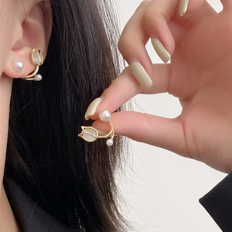 Stylish elegant earrings for girls ladies