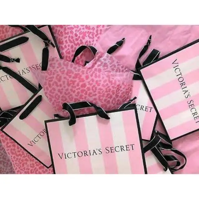 BOX / PAPERBAG VICTORIA'S SECRET 1