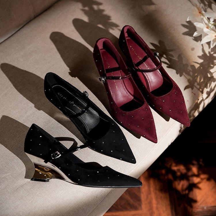 Sexy women's high heels Pointed rubber buckle 0