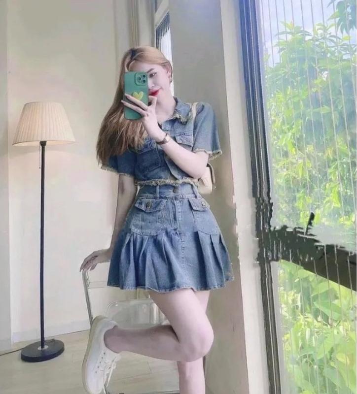 Set Chân váy kèm áo tay ngắn tua rua - Chất Jeans dày mịn - Hàng bao đẹp Nữ Top Denim 2