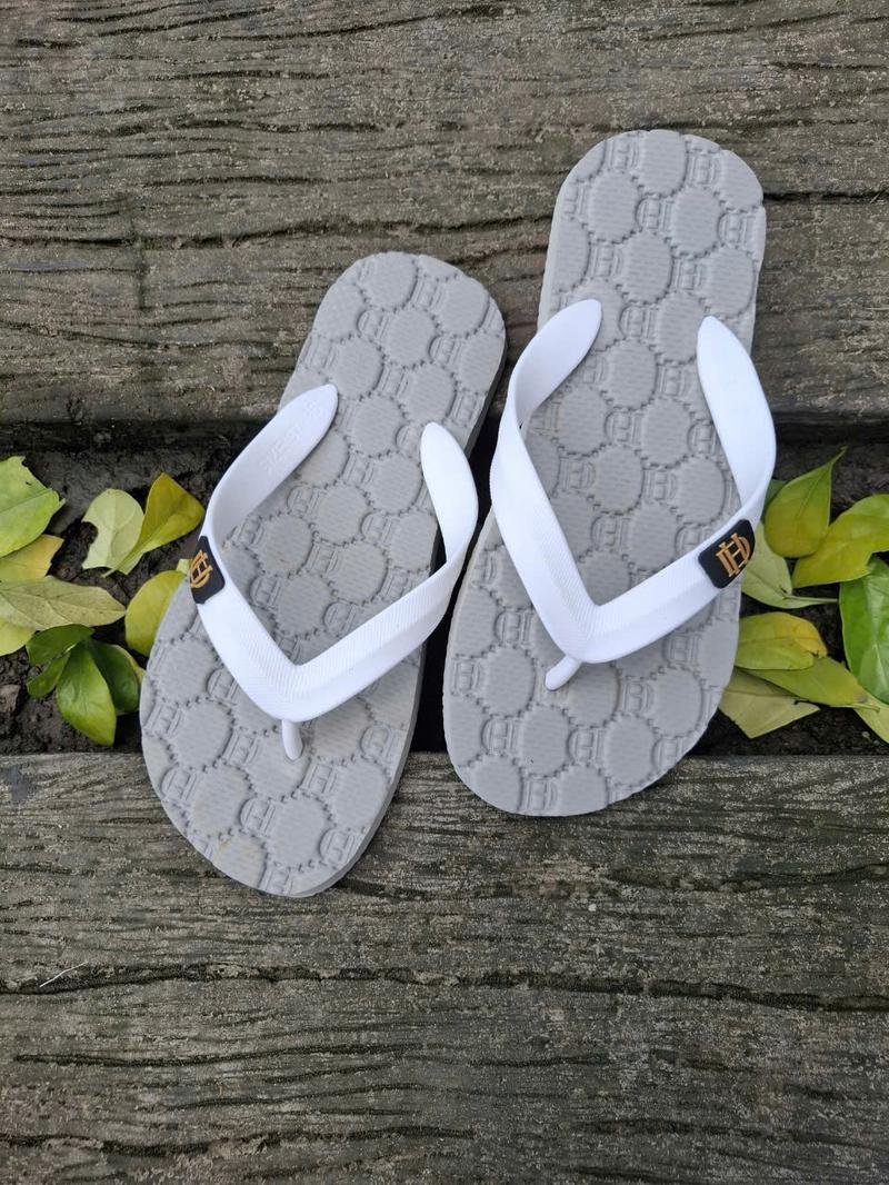 Product Introduction of Dép Kẹp Nam Đế Hoa Văn Cao Su Dẻo Mềm Size 38-43 - Đế Bằng 12