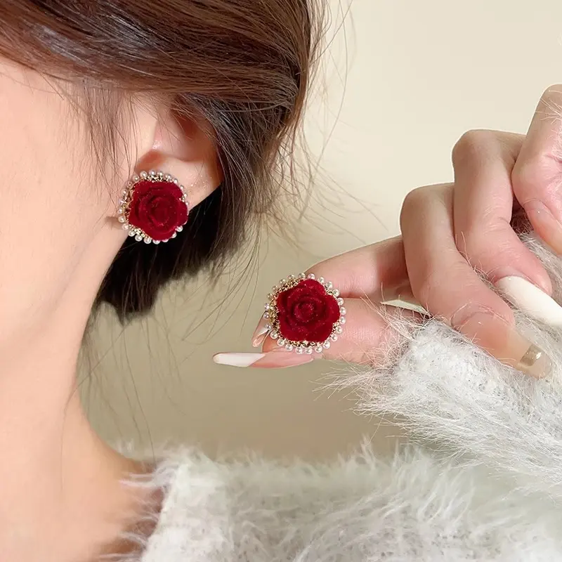 Bông Tai Đinh tán Ngọc Trai Hoa, Dành Cho Nữ, Giá Cả Phải Chăng, Sang Trọng, Cao Cấp, Thiết Kế Độc Đáo, Hoa Tai Lồng