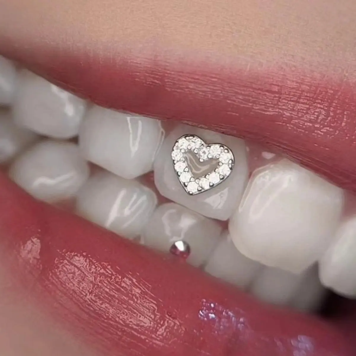 1 Pcs/box Diamond-Embedded Love Tooth Gem Kit, DIY Crystals Jewelry Kit Teeth Gems Kit, Professional Fashionable Tooth Gems Kit for Teeth, Teeth Jewelry Starter Kit