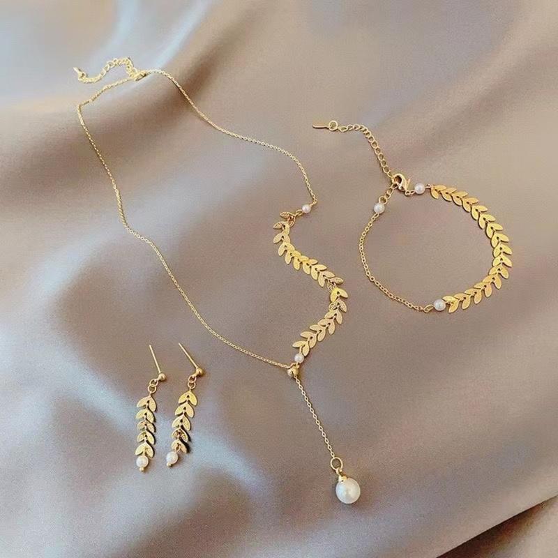 Three Piece Set of Niche Design, Wheat Ear Pearl Necklace, Earrings, Bracelet Necklace, Light Luxury High-end Hot Selling Jewelry Set 0