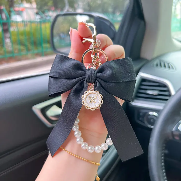 Creative Bowknot Pearl Chain Keychain Women's Fashion Bag Pendant Car Keychain Personality Ribbon Bow Tie