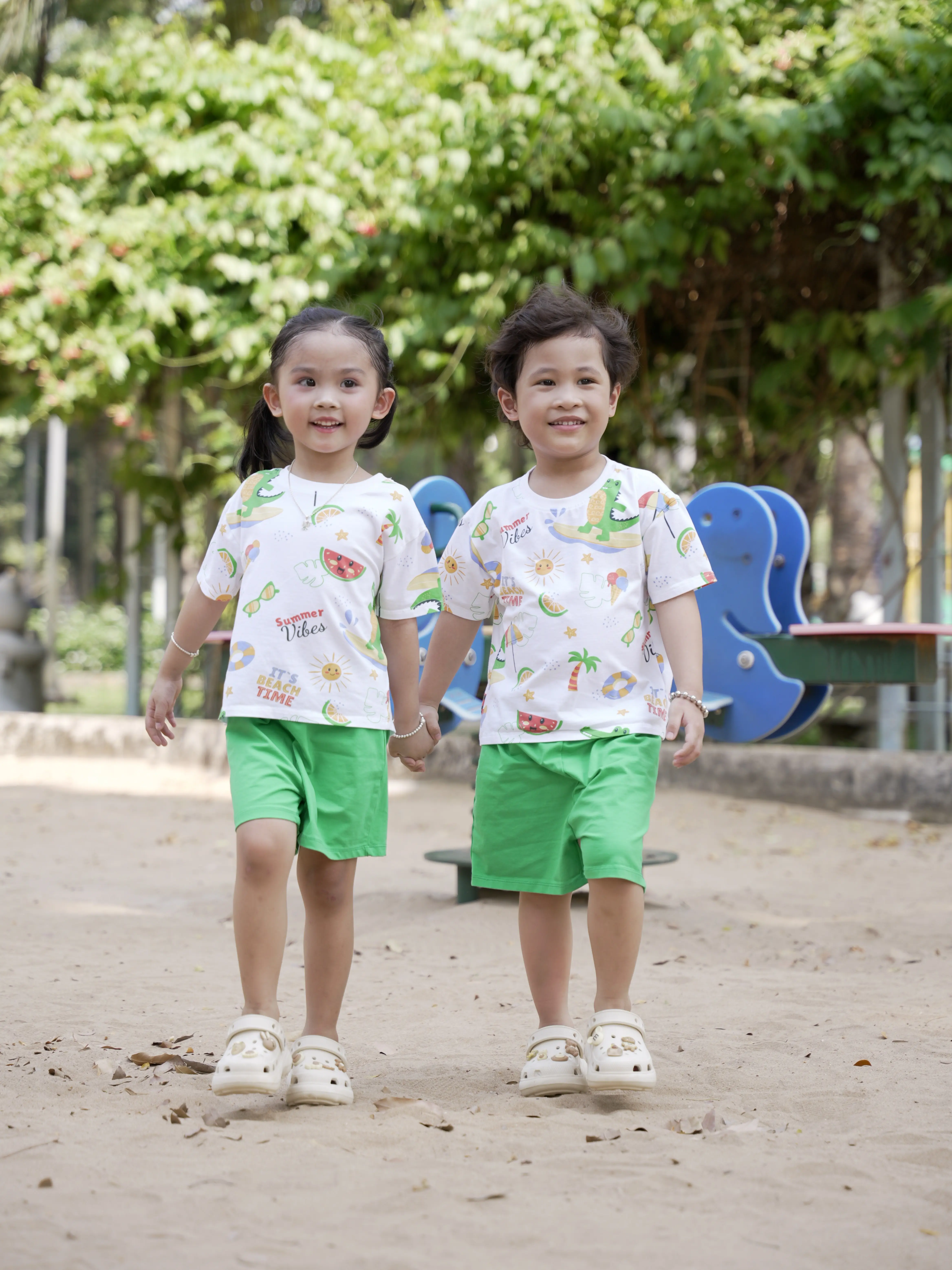 Kakaft Quần áo trẻ em từ 2 đến 6 tuổi. Áo quần hè cho bé Cotton 95% và 5% Spandex, thoáng mát, dịu nhẹ, co giãn 4 chiều. Thích hợp cho thời tiết nóng mùa hè.