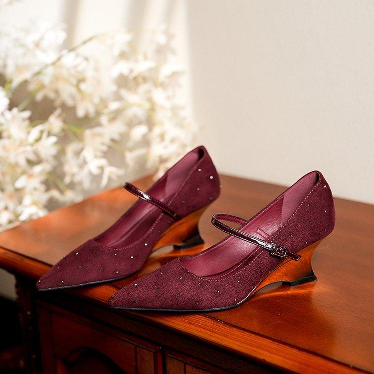 Product Introduction of Sexy women's high heels Pointed rubber buckle 25
