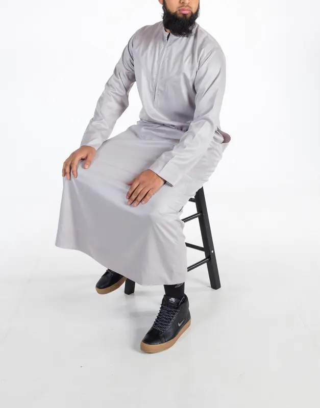 #M56 | Platinum Omani Thobe | Zip Omani Thobe | Muslim Fashion 3