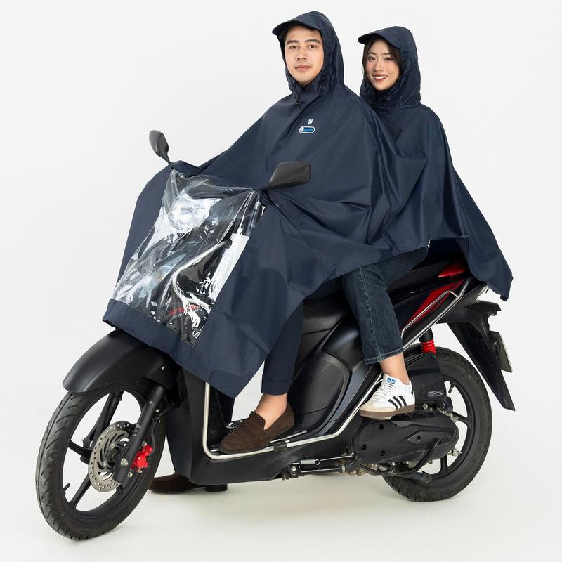 Áo mưa choàng 2 mũ siêu nhẹ vải tráng nhựa PVC trôi nước nhanh có lỗ xỏ gương Chống Nước 100% Đồng thời có thể sử dụng như áo mưa một người