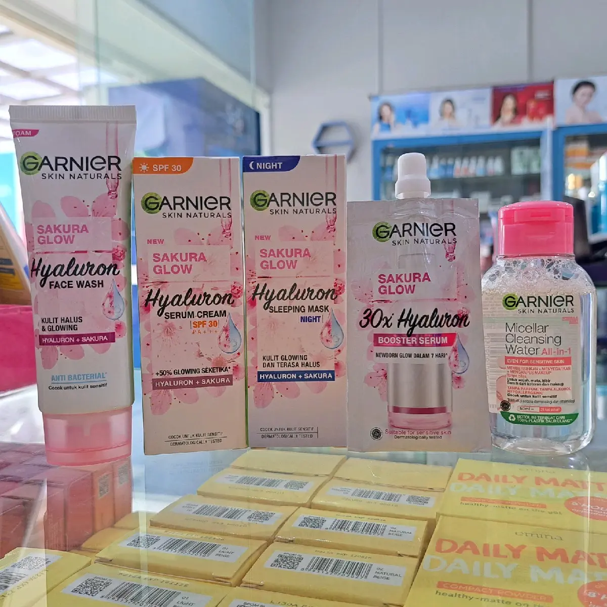 ORIGINAL*Garnier Sakura Glow Hyaluron Package Kering/Berminyak