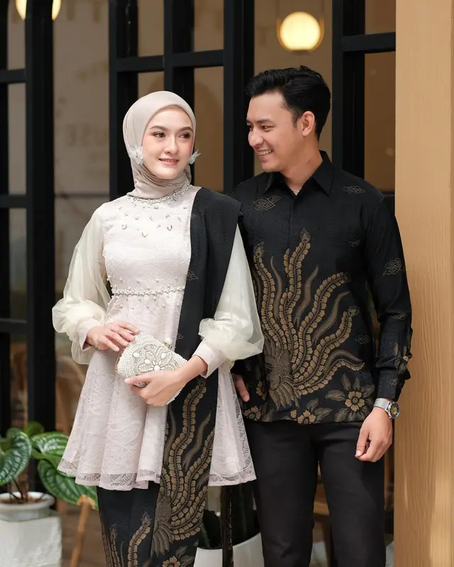 Couple Kebaya Kemeja Batik Nadine Latte Outfit Engagement Wisuda Kondangan Premium Modern 1