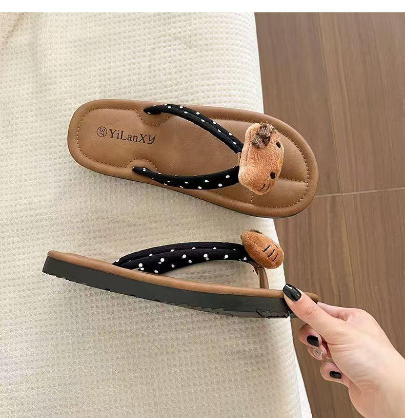 Product Introduction of Dép Xỏ Ngón Hello Kitty, Siêu Mềm, Chống Mài Mòn, Đế Bằng, Ngọt Ngào Và Cổ Điển, Dễ Phối Đồ, Họa Tiết Chấm Bi, Có Sẵn Năm 2025 21