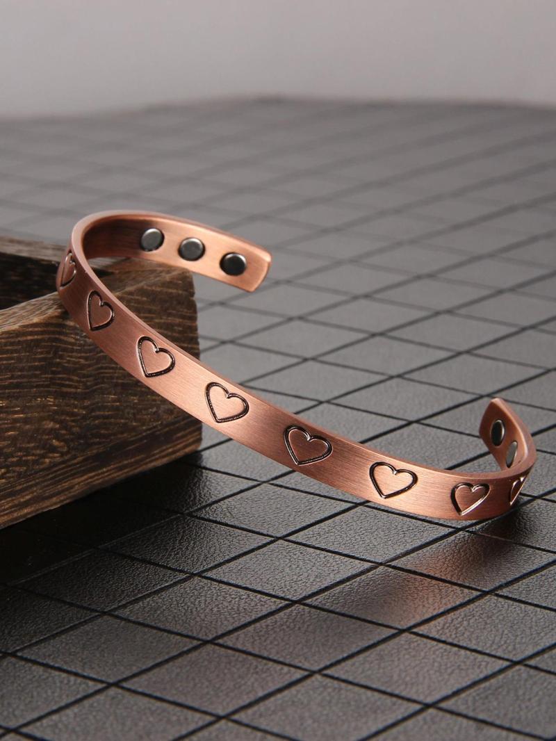 Product Introduction of Women's Street Trend Heart Design Cuff Bangle Bracelet, Trendy Vintage Matching Bracelet, Chic Retro Jewelry As Gift for Girlfriend, Valentine's Day, Gift 2