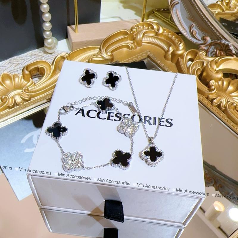 Set khuyên tai vòng cổ lắc tay cỏ 4 lá viền đá chất liệu titan cao cấp k đen k han gỉ Phụ kiện trang sức by Min Accessories [Bản 13mm]
