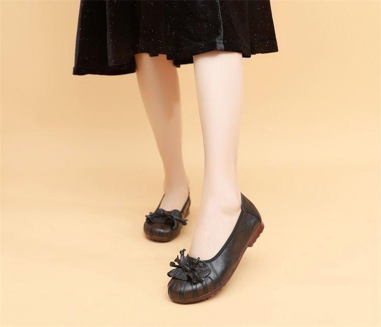 Product Introduction of Giày Lười Cho Mẹ Gommino, Da Thật, Đế Mềm, Thích Hợp Cho Mùa Lò Xo Và Mùa Thu, Giày Mũi Thấp Phẳng Đầu Tròn Gót Bê, Dành Cho Nữ, Hàng Mới Về Năm 2023 Shoes 21