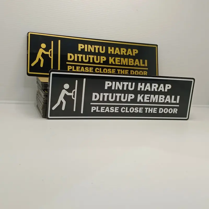 Akrilik Pintu Harap Tutup Kembali Acrilyc Hitam Cutting Sticker Signage 3