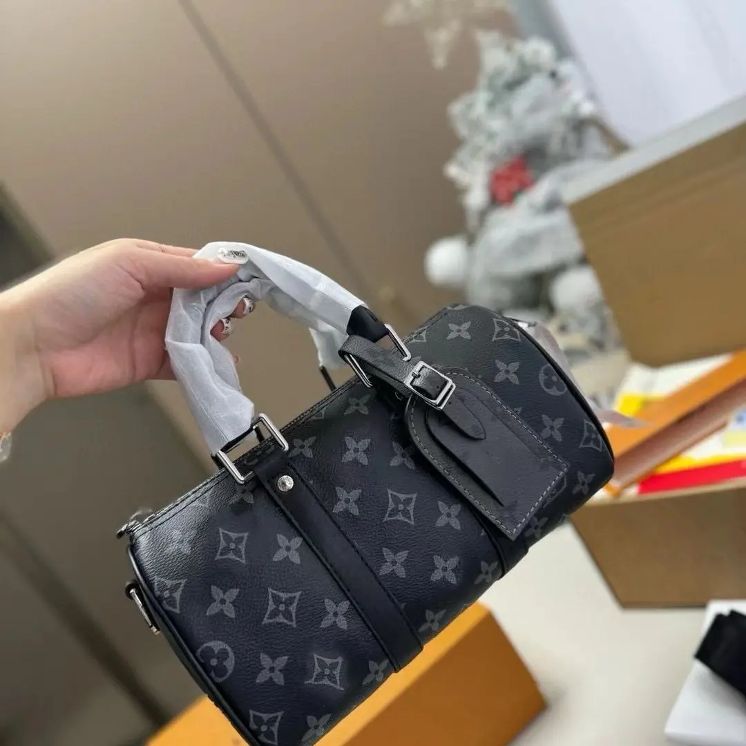 Men's Bag 2024 New Fashion Men's Bag Trendy Pillow Casual Shoulder 15 Messenger Bag Advanced