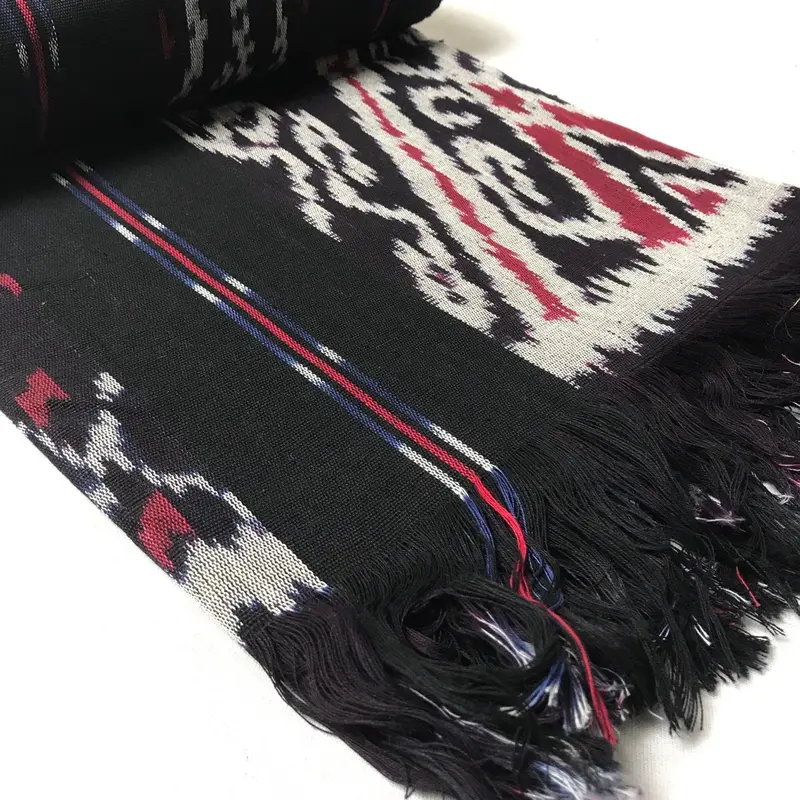 Kain Tenun Etnik Blanket Motif Kalimantan Hitam 2