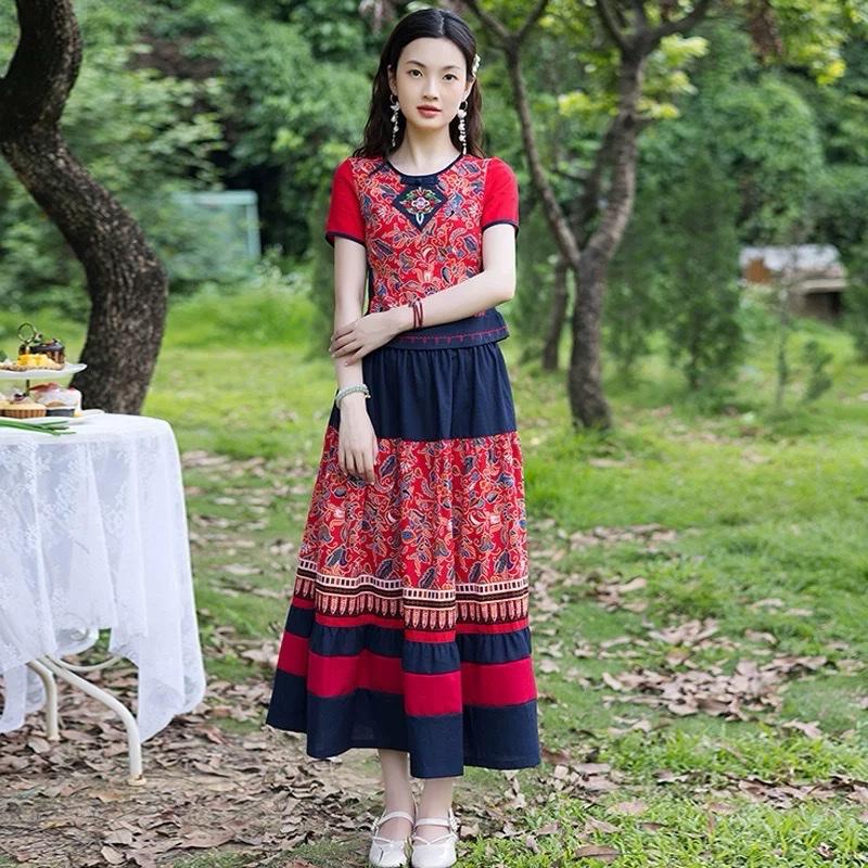 Set Áo Ngắn Tay + Chân Váy Hoạ Tiết Thổ Cẩm Dân Tộc Màu Đỏ Pha Xanh Than 1