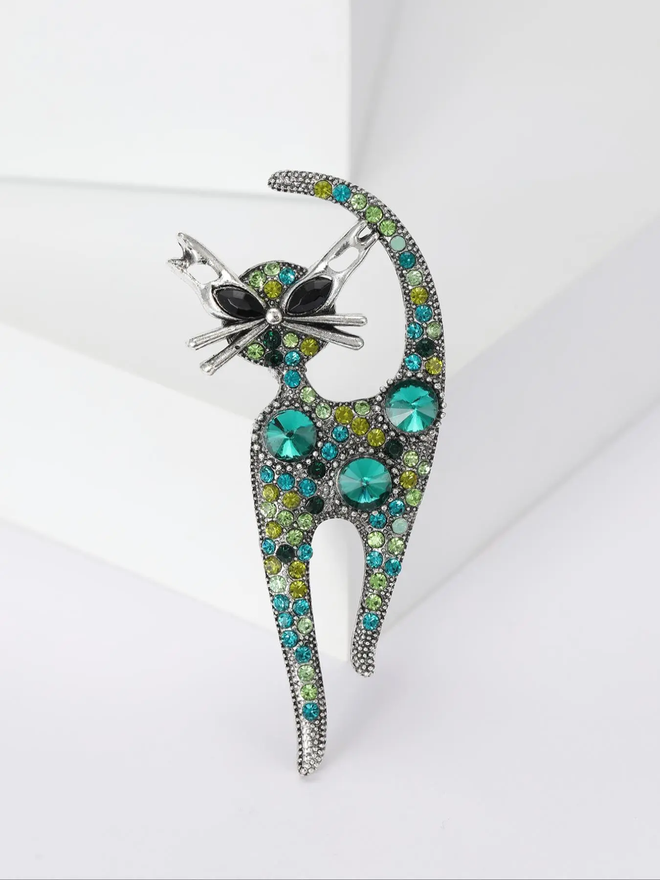 Cute Cat Design Brooch, Rhinestone Decorated Animal Themed Brooch, Fashion Accessories for Women & Men, Trendy All-match & Exquisite Jewelry for Birthday Gift