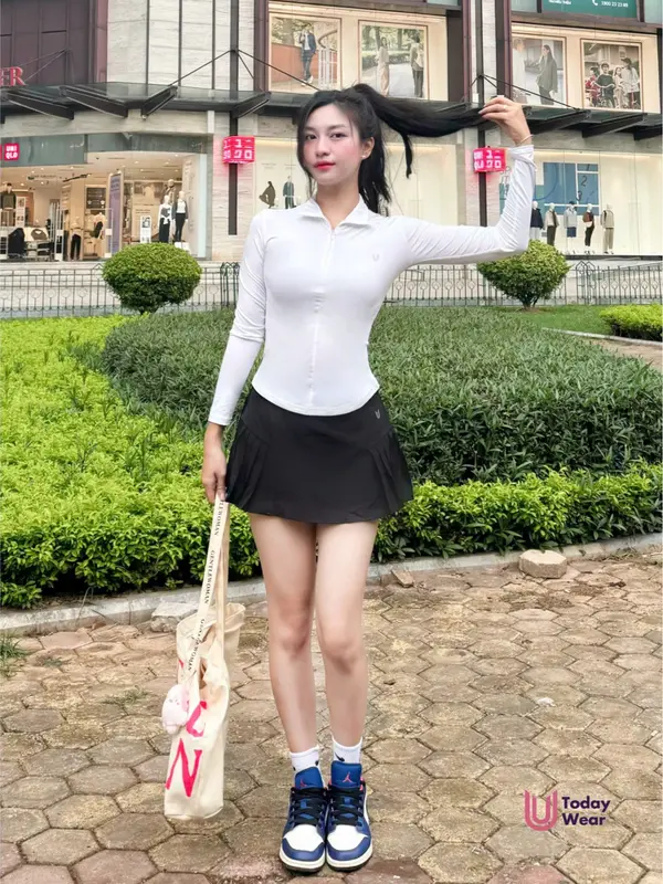 Set đồ tập áo Jolie Long Top Trắng mix chân váy Elly Skirt Đen Today U Wear 3