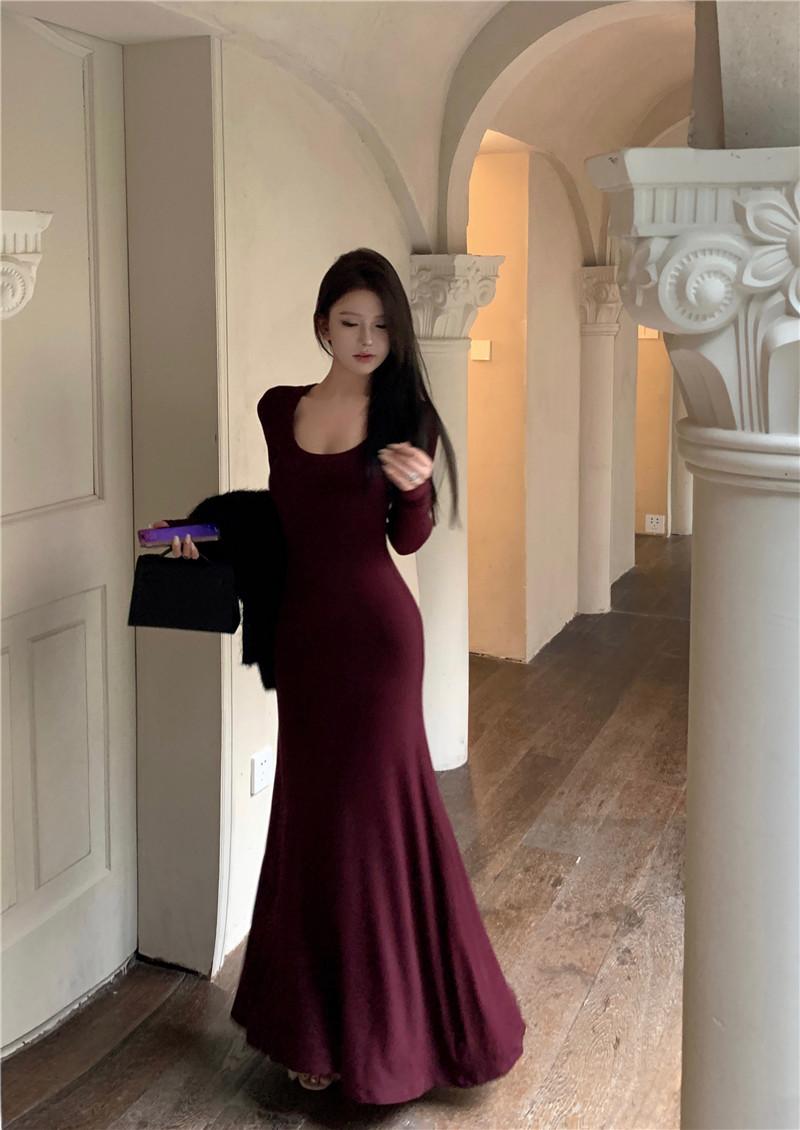 Product Introduction of Spicy girl wine red long sleeved dress with feminine temperament, hip hugging skirt, simple base skirt, slim fit and slimming effect, mid length skirt 2