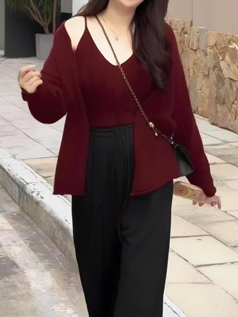 Product Introduction of Set 2 món: Áo khoác cardigan phối áo 2 dây - Phong cách nhẹ nhàng cho nàng tự tin 2