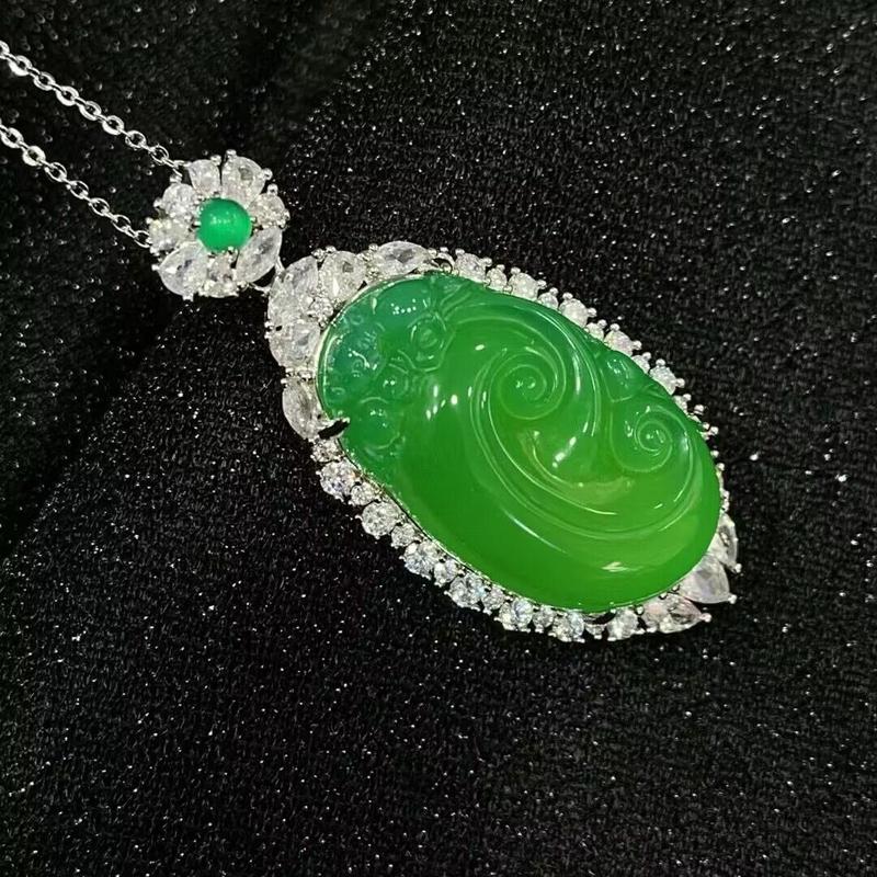 Product Introduction of Silver-plated inlaid agate white chalcedony ruyi pendant green agate female jade necklace pendant 8